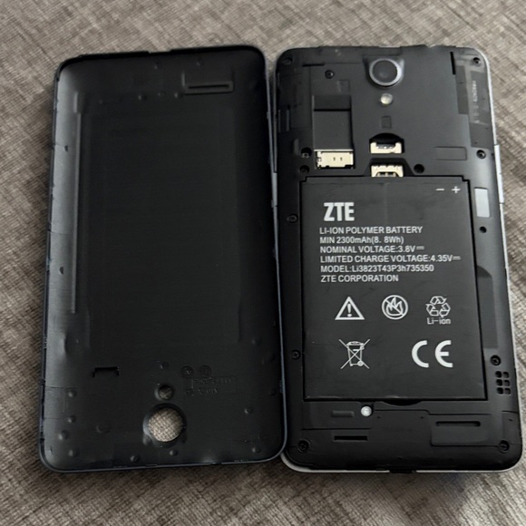 Black Smartphone - Picture 3 of 3